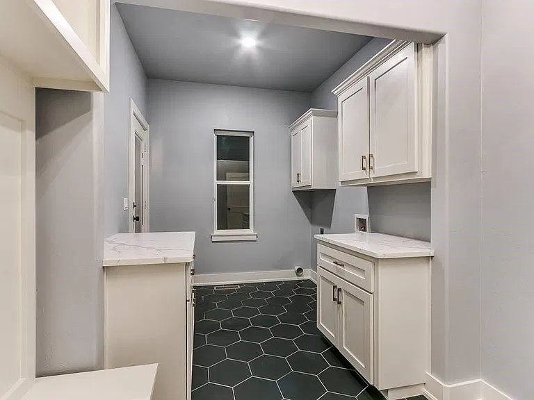 325 NE 14th St — Photo 6