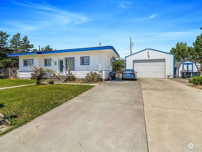 1026 W Charlotte Street, Moses Lake, WA, 98837
