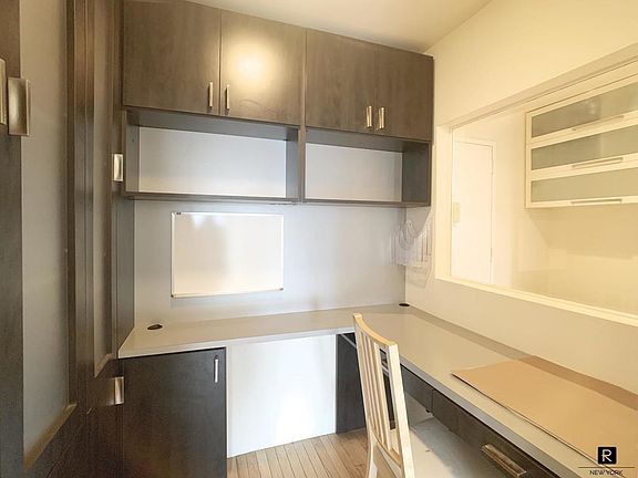 4th image of 211 W 71st St APT 16B