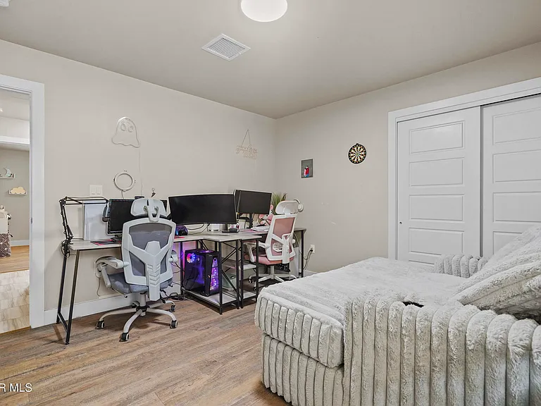 14724 Mountain Breeze Ave — Photo 17