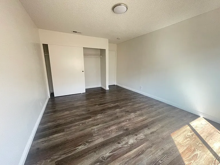 15335 Maplegrove St #11 — Photo 11