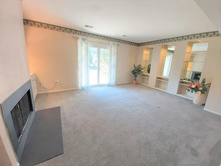 3210 Crystal Ct — Photo 9