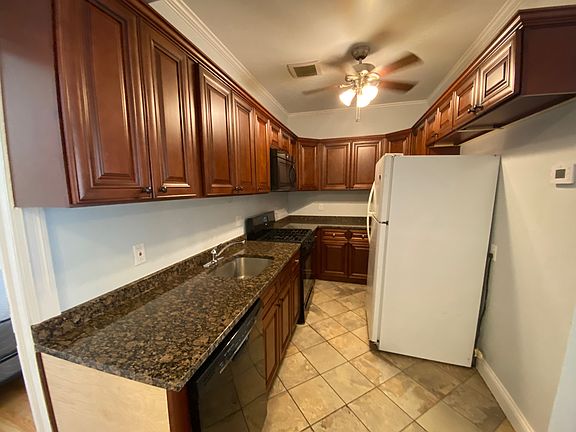 4th image of 820 E Kingsley St APT 2