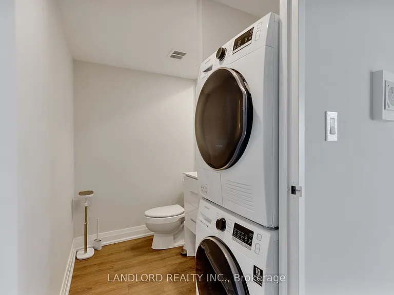 33 Harbour Sq #2208 — Photo 17