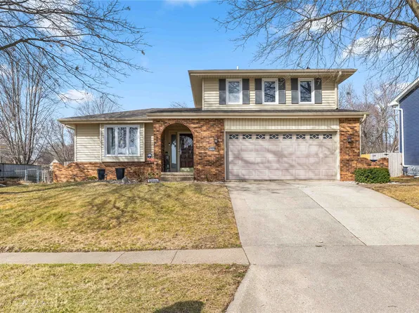4320 Parkview Dr, Urbandale, IA 50322