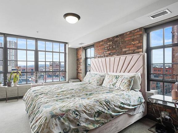 5th image of 110 Walton St APT 501