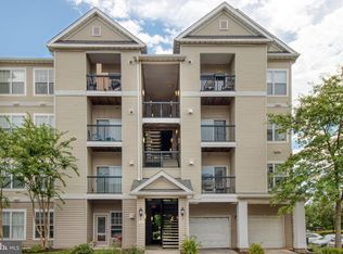 5130 Brittney Elyse Cir APT B, Centreville, VA 20120