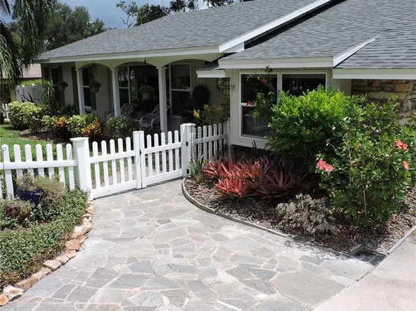 2312 Hillside Dr, Mount Dora, FL 32757