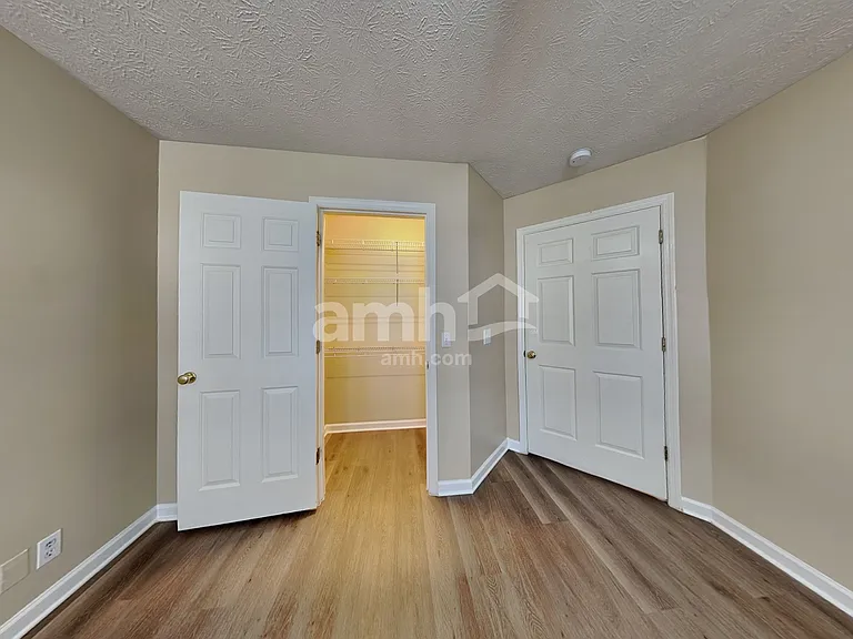1612 E Blairmont Dr — Photo 13