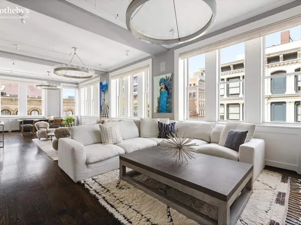 458 Broadway image 1 of 17