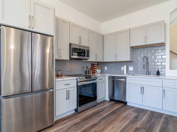 250 Arizona Ave NE #6-064