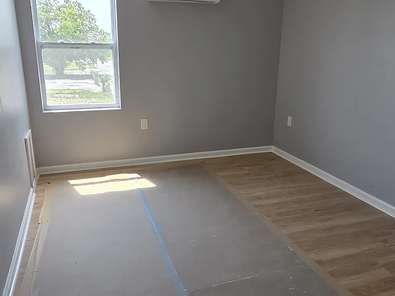 301 W 3rd St #9 — Photo 19