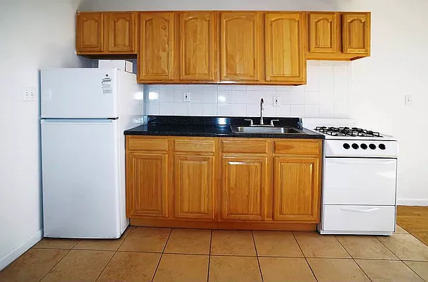 Rented by J Misrahi Realty Corp | media 4