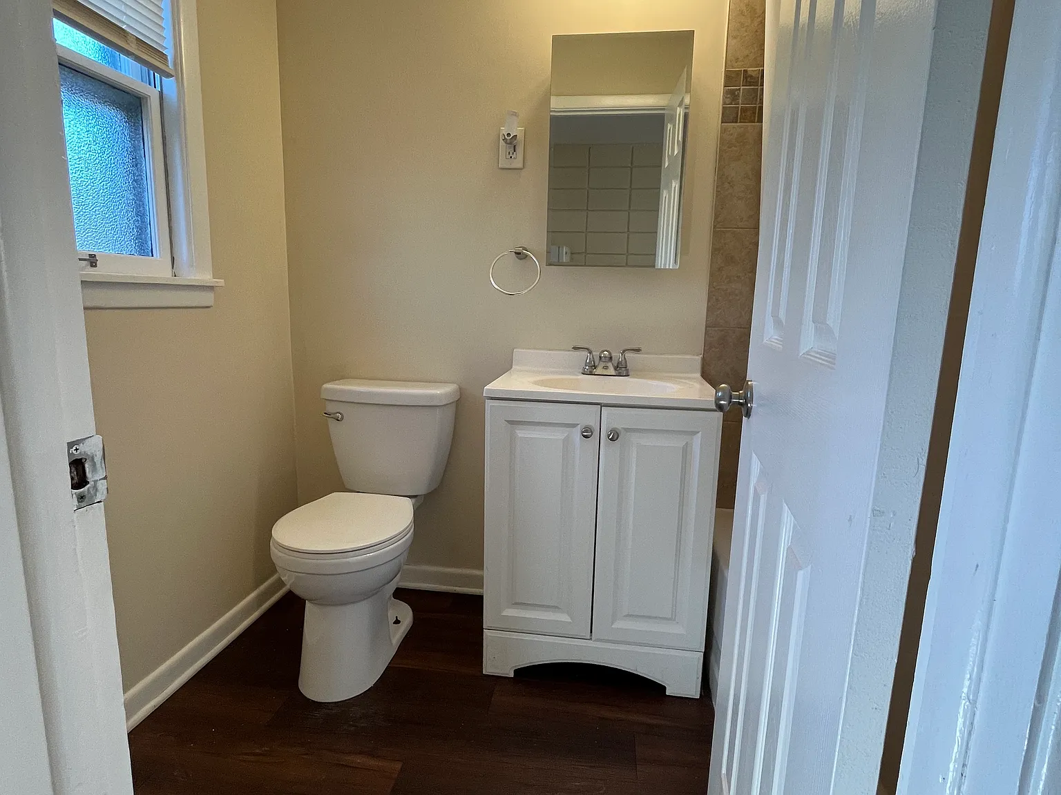 8248 Archer Ave — Photo 3