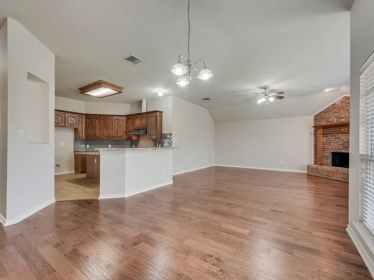 3806 Palace Pl — Photo 12