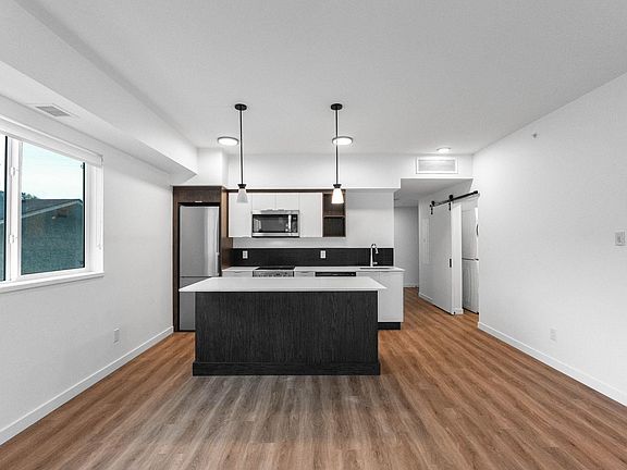 4th image of 615 Rutland Rd N #203