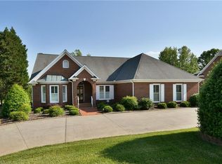 143 Isleworth Dr, Advance, NC 27006