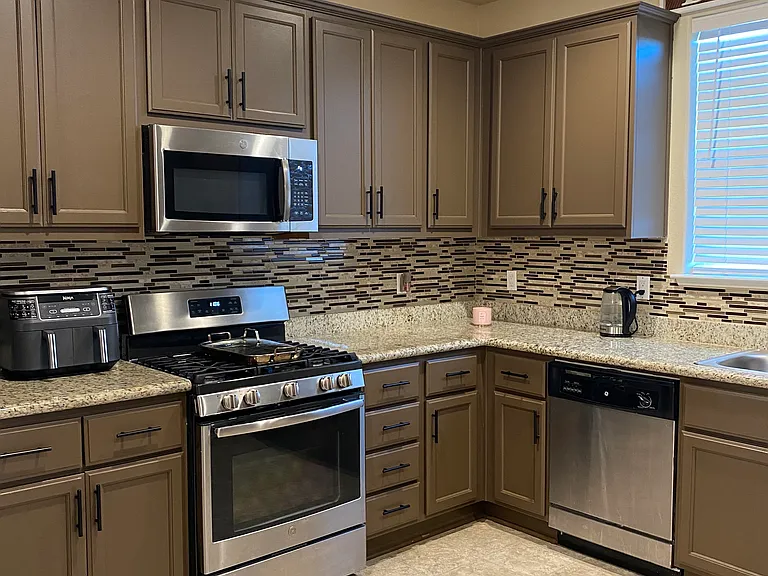 639 Livingston Ave — Photo 4