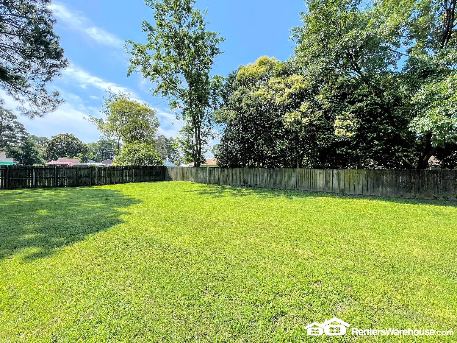 Beautiful Home With Huge Backyard! — Photo 4