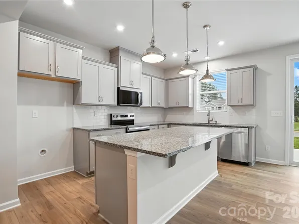633 Cassidy Ct, Clover, SC 29710