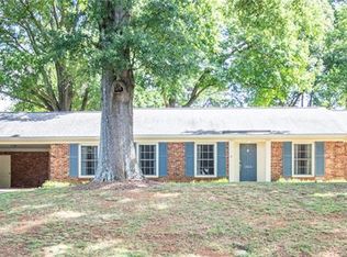 1914 Crandon Dr, Charlotte, NC 28216