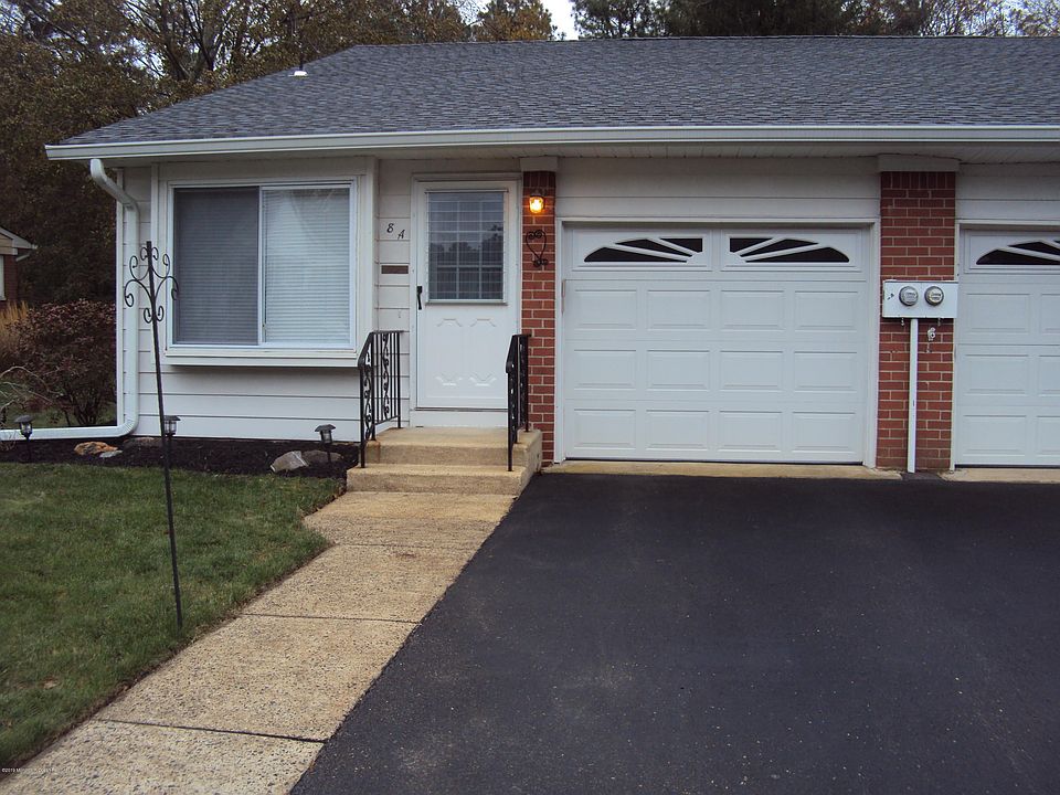 1st image of 8 Betsy Ross Lane #A