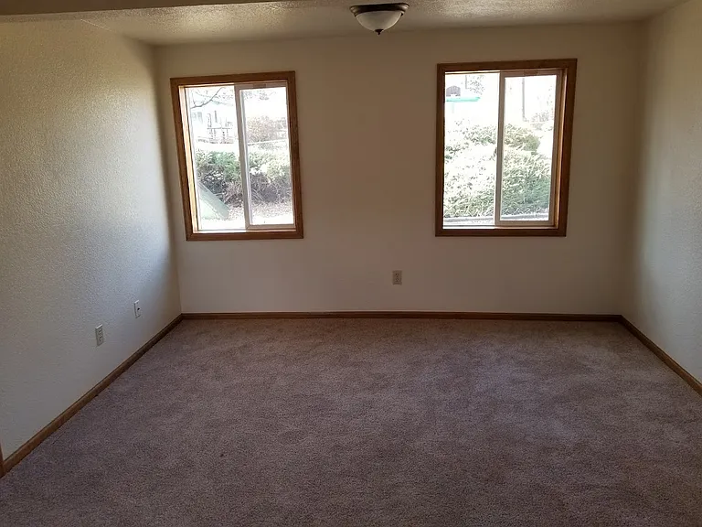 3178 W Pikes Peak Ave — Photo 2