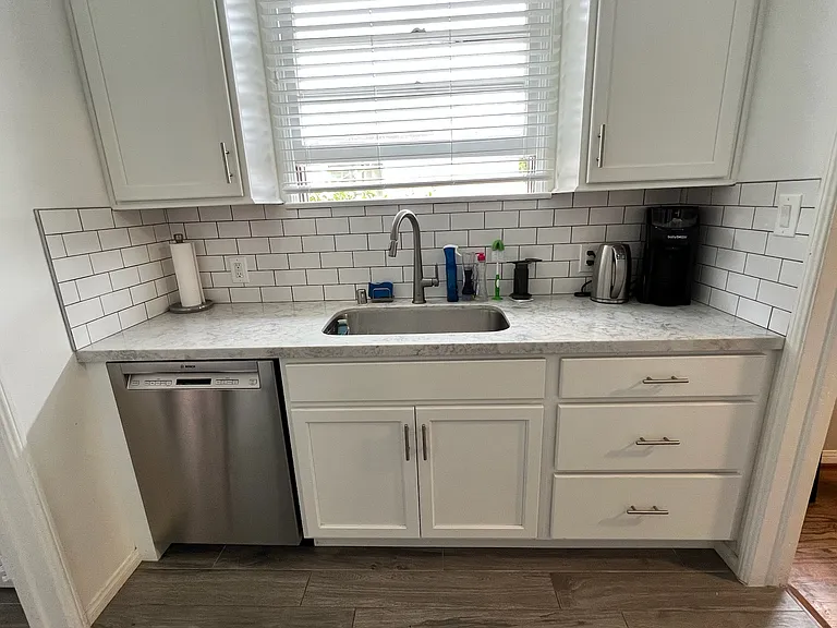 4122 Charles Ave — Photo 9