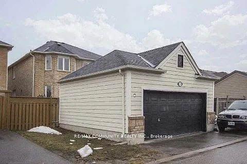 11 Horsetail St #MAIN FLOOR — Photo 8