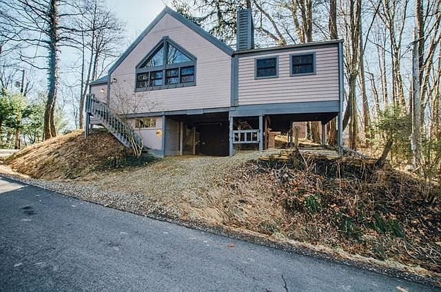 1st image of 540 W Shore Dr