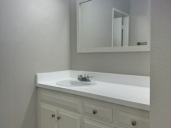 4th image of 7200 Melrose St APT 308
