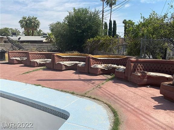 5th image of 100 Casa Grande Dr
