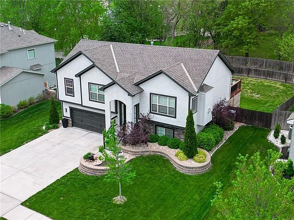 2nd image of 904 SW 35th St