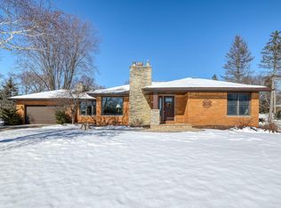 18250 Beverly Hills Dr, Brookfield, WI 53045