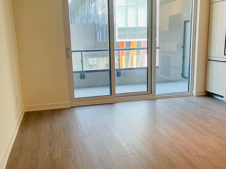 425 Front St E #302 — Photo 2