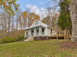 401 Gibbs Rd, Burnsville, NC 28714