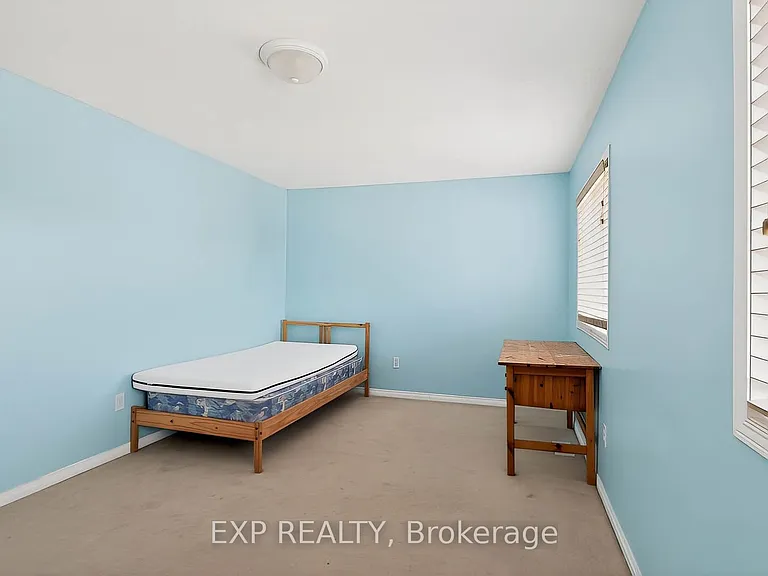 600 Winterberry Ave — Photo 16