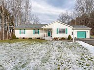 7 Trask Dr Dover NH 03820 Zillow