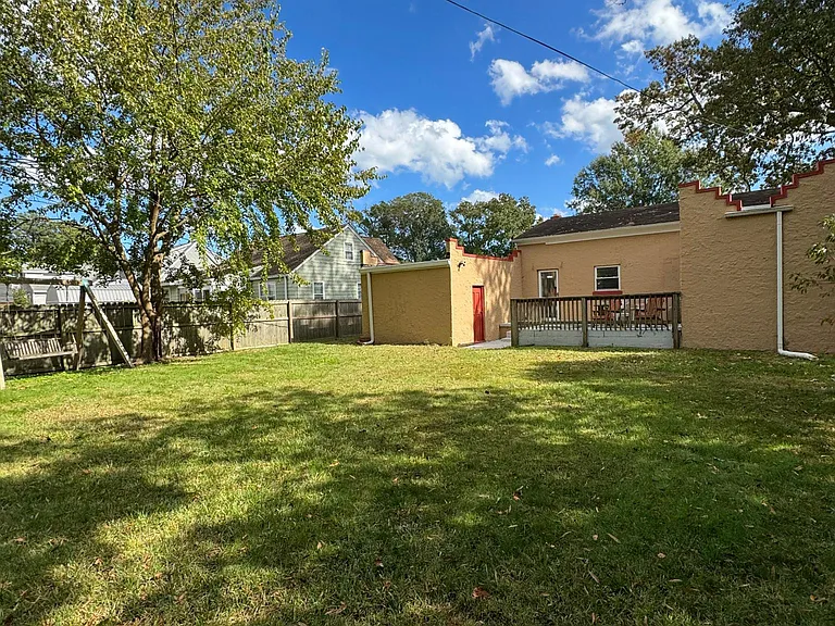 9525 Sherwood Pl — Photo 12