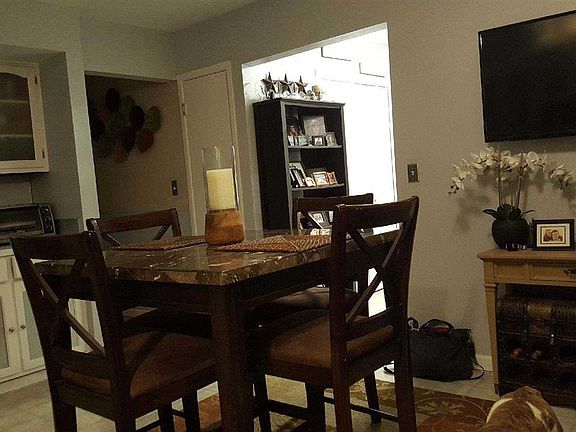 4th image of 7271 Dur Moll Ave