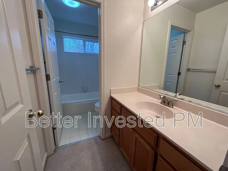 1429 Woodside Cir — Photo 11