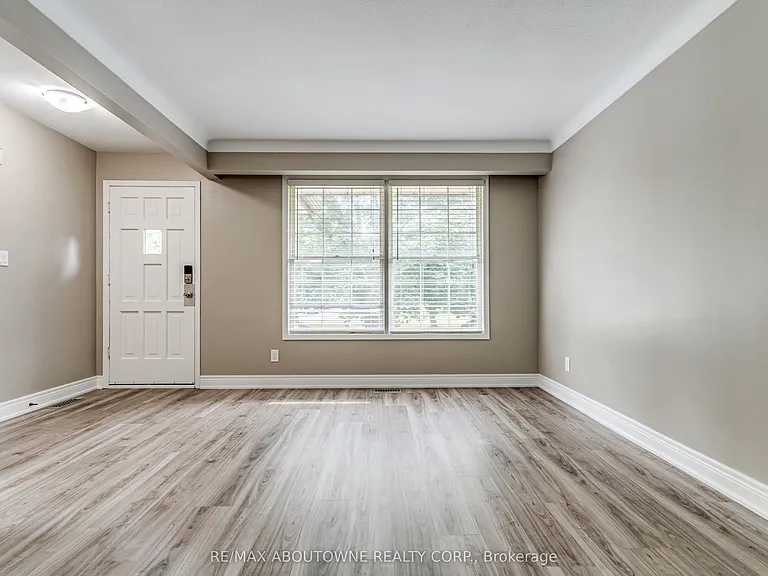 19 Friars Ct — Photo 8