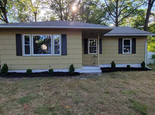 58 Arliss St, Springfield, MA 01109