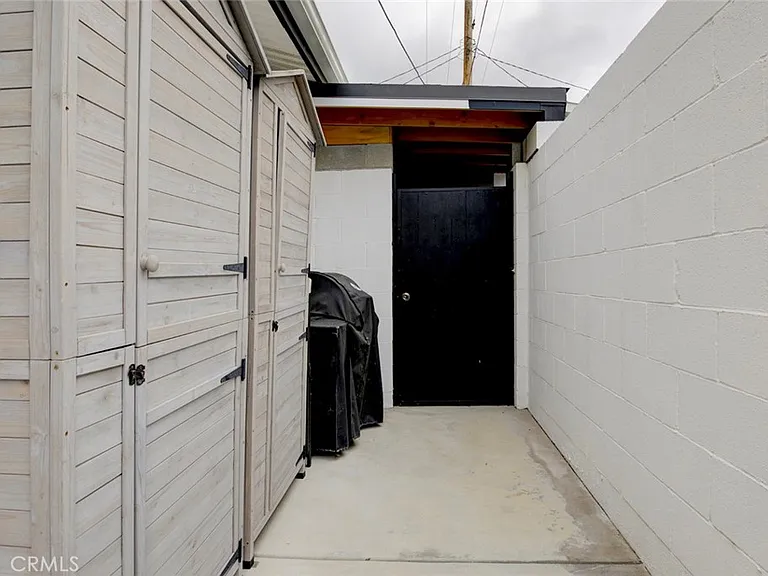 16615 Los Alimos St — Photo 9