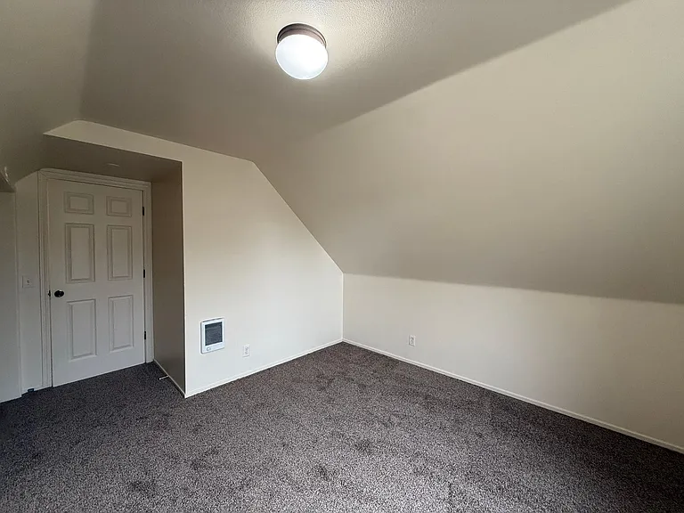 1133 Irvington Dr — Photo 28