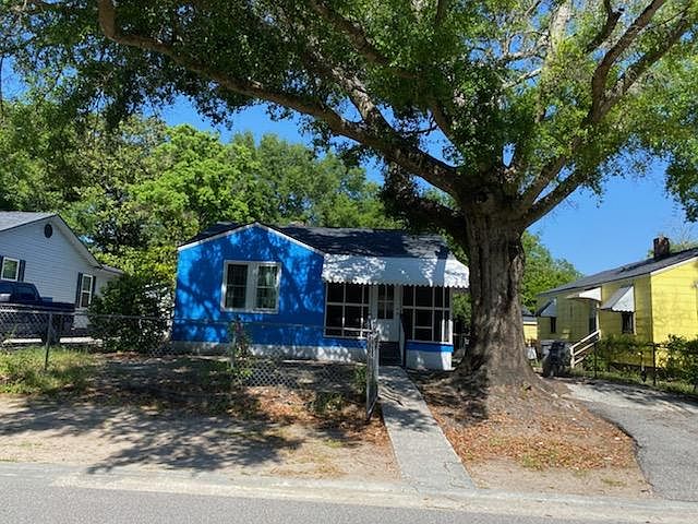 1st image of 2221 Cambridge Ave