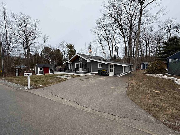 3rd image of 111 Pendleton Rd