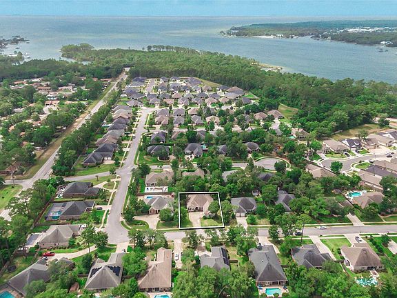 5th image of 757 Woods Dr