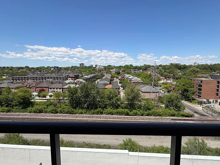 858 Dupont St #721 — Photo 7