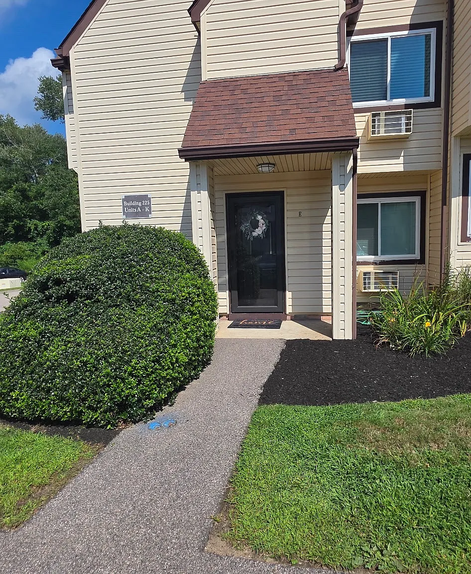 2 bed, 1.5 bath, 1000 sqft, $2,100 — Photo 1